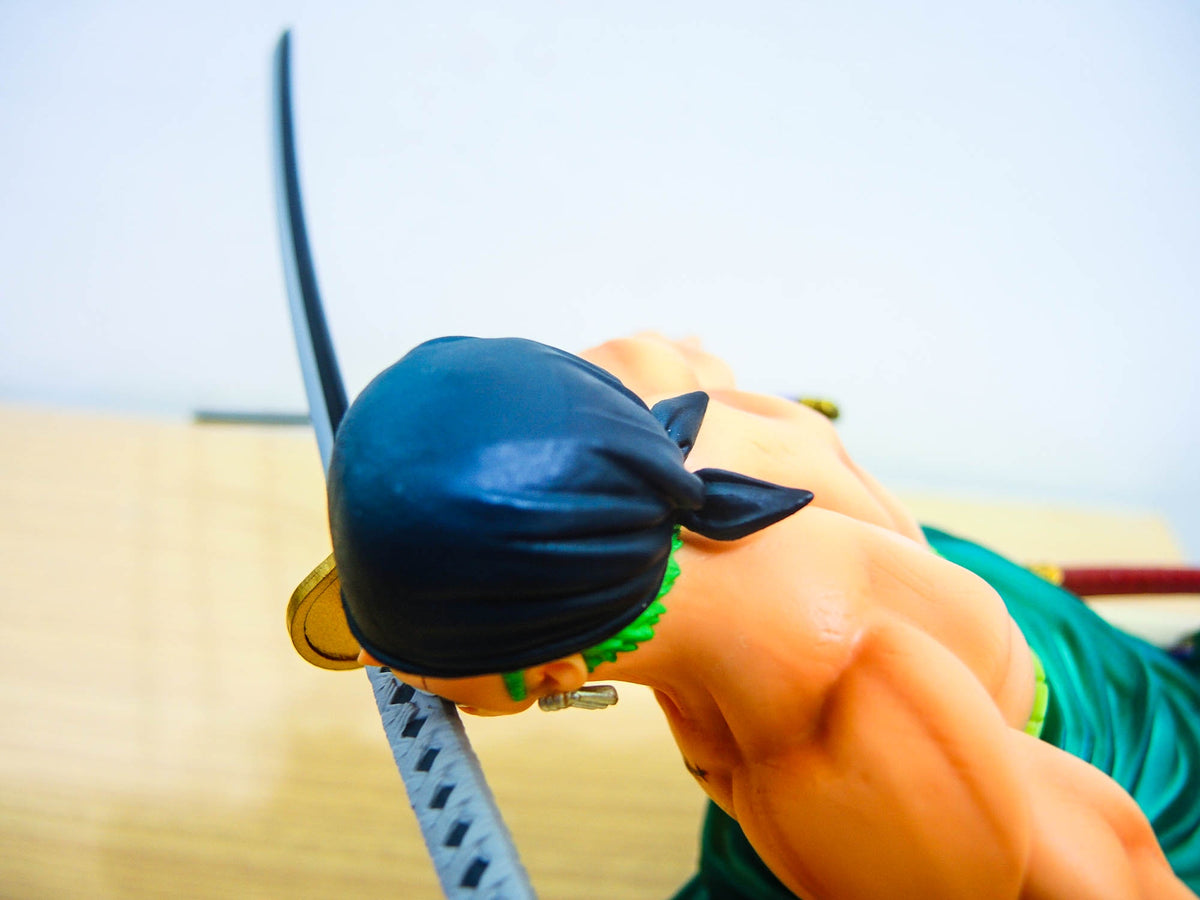 BANDAI Figuarts Zero "Pirate Hunter" Zoro