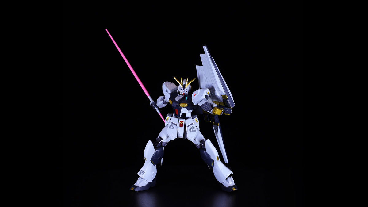 BANDAI GUNDAM UNIVERSE RX-93 ν GUNDAM