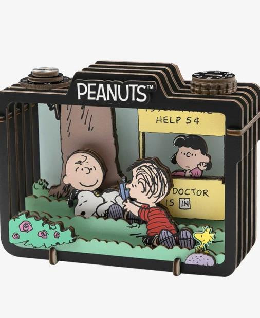 SNOOPY RELAXING HOLIDAY WOODEN THEATER-Figuras-Puremind-Akibara Xpress