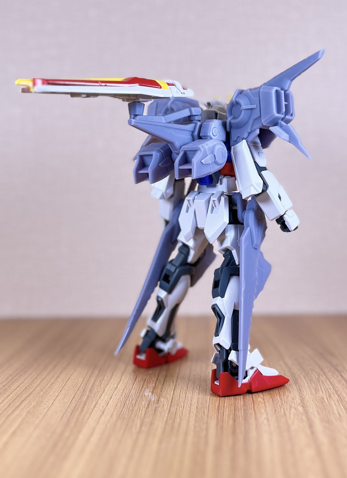 BANDAI GUNDAM UNIVERSE GAT-X105 Strike Gundam