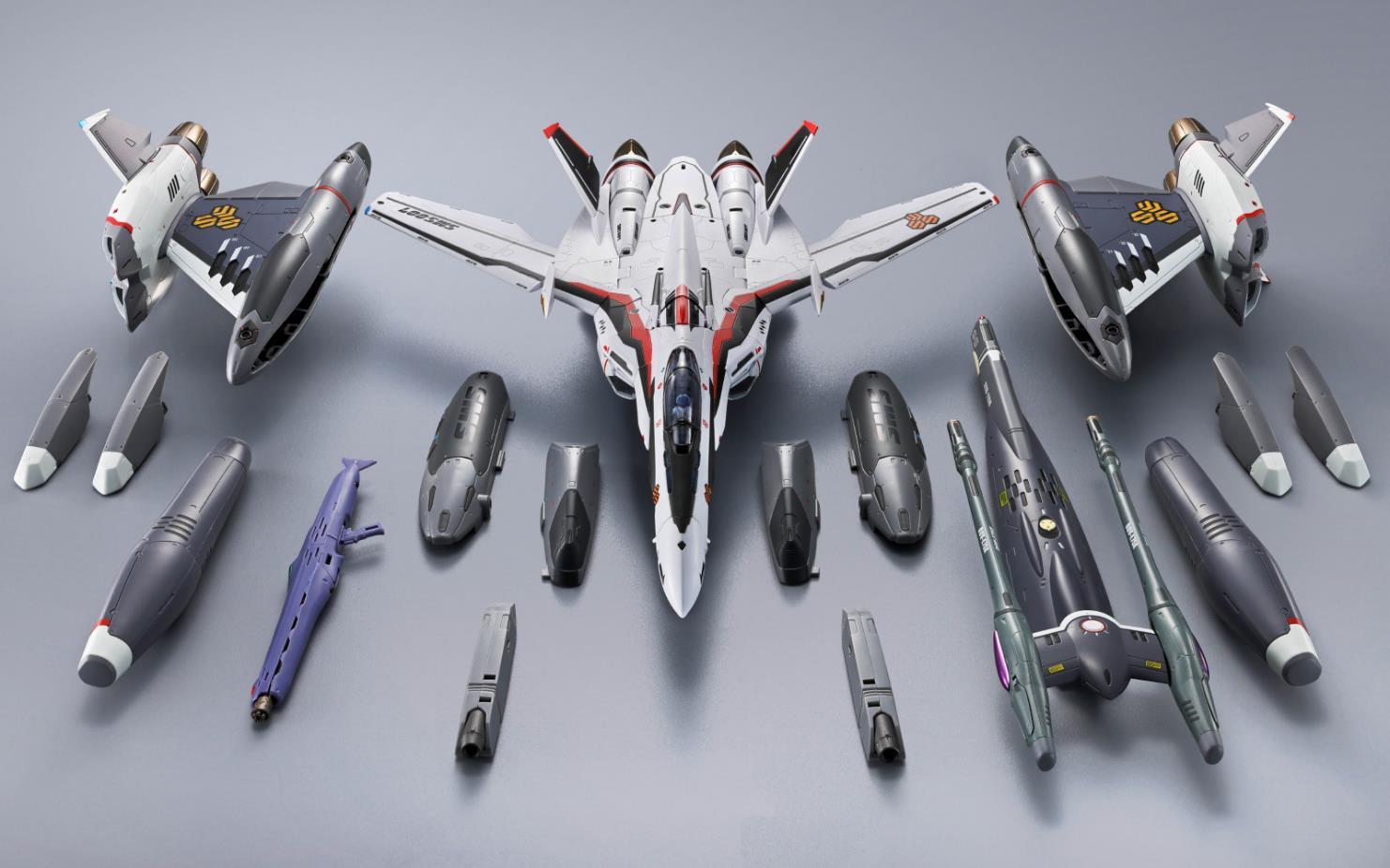 DX CHOGOKIN VF-25F TORNADO MESSIAH VALKYRIE (ALTO SAOTOME USE) REVIVAL VER.-Figuras-BANDAI-Akibara Xpress