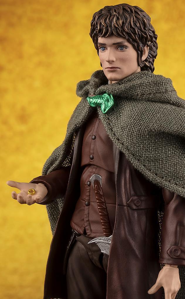SH FIGUARTS FRODO BAGGINS & GOLLUM (THE LORD OF THE RINGS: THE FELLOWSHIP OF THE RING)-Figuras-BANDAI-Akibara Xpress