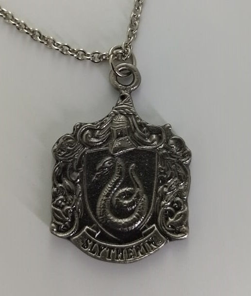 Collar Harry Potter Slyderin logo