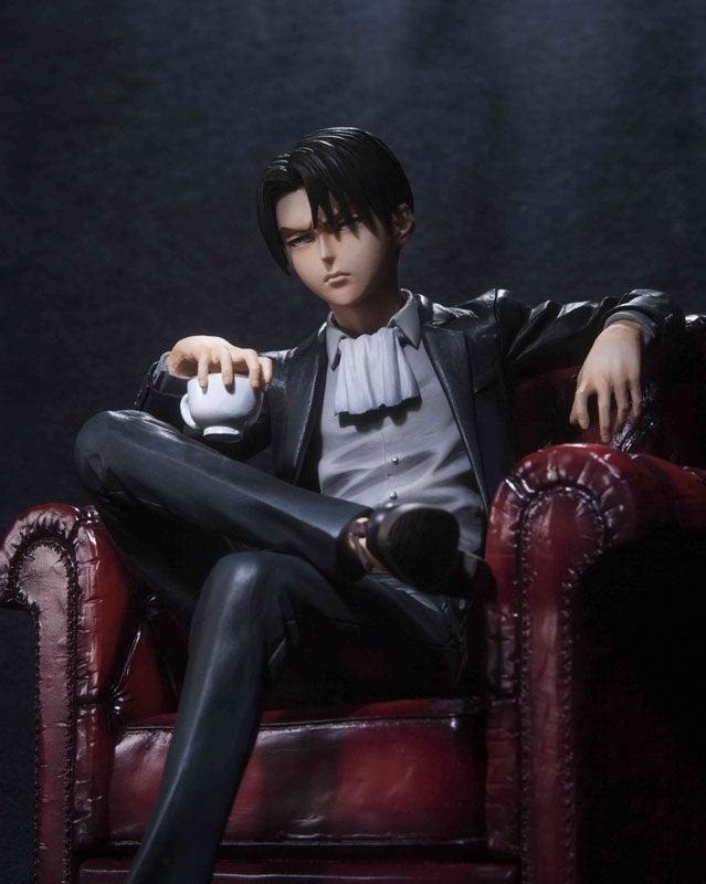 Levi mensHdge Technical Non-Scale Statue